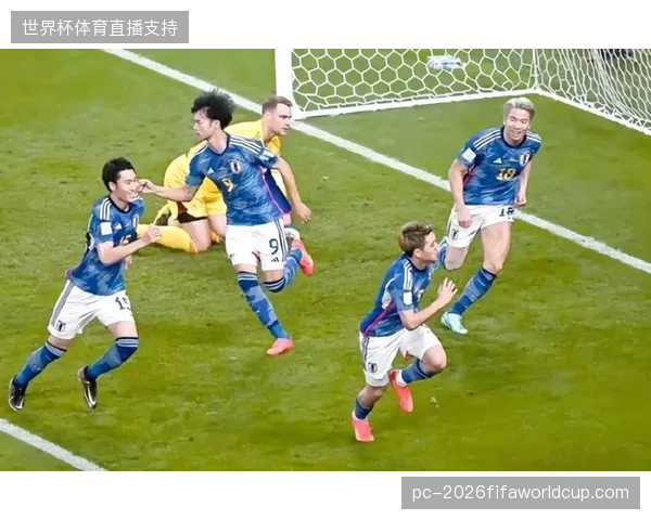 日本队需要通过高效率的前场逼抢，破坏德国队的中场传导节奏